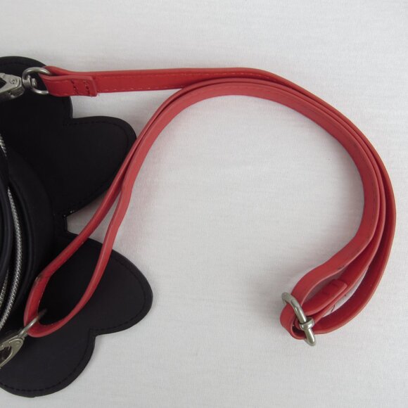 Minnie Mouse Child Purse With Adjustable Strap Minnie Face Zipper Closure - Picture 15 of 16